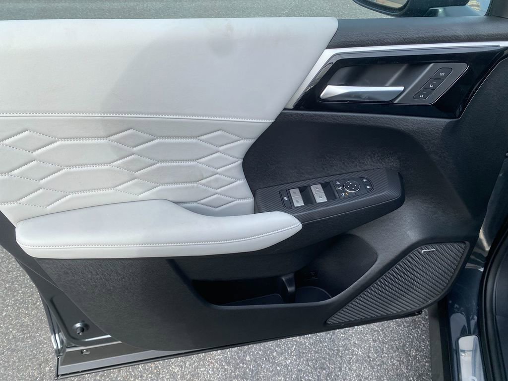 New 2026 Mitsubishi Outlander SEL FWD image 11