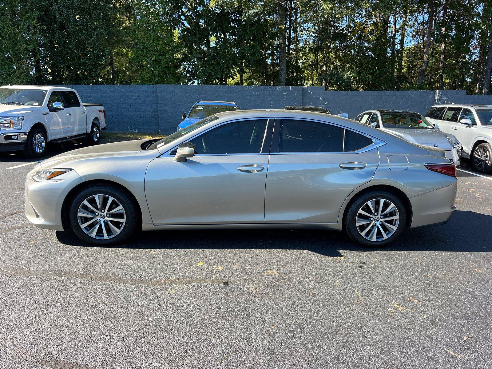 Used 2019 Lexus ES 350 w/ Accessory Package FWD image 8