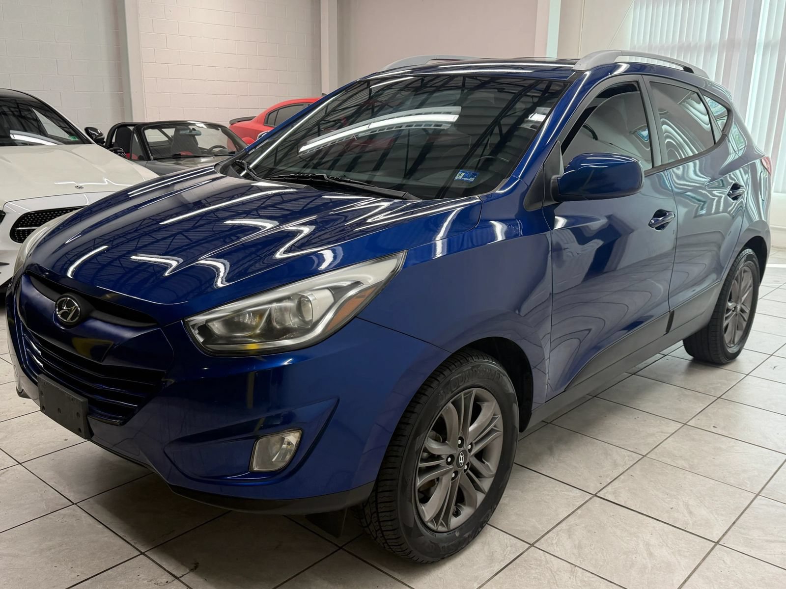 Used 2015 Hyundai Tucson SE AWD/4WD image 3