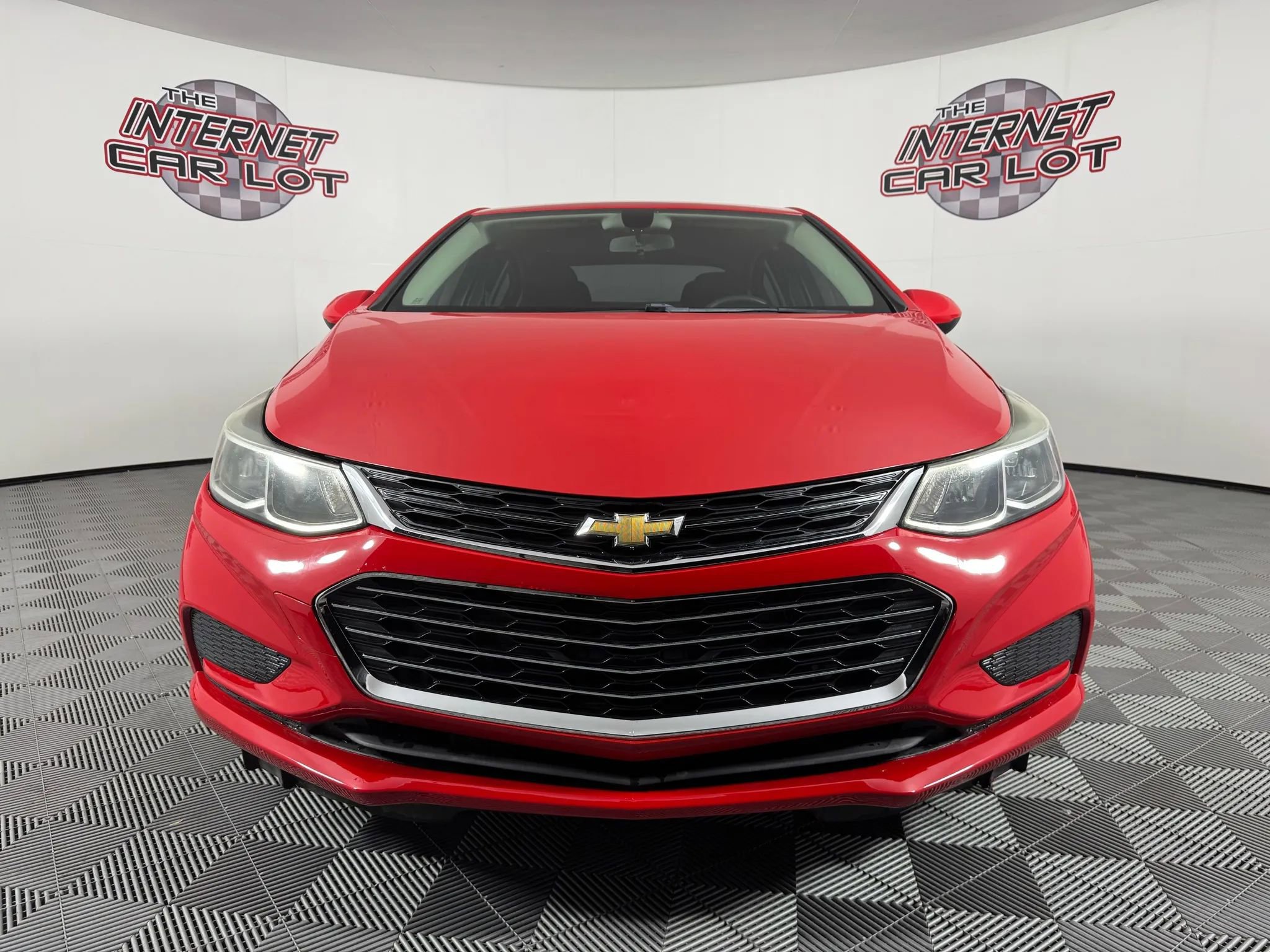 Used 2018 Chevrolet Cruze LS image 2