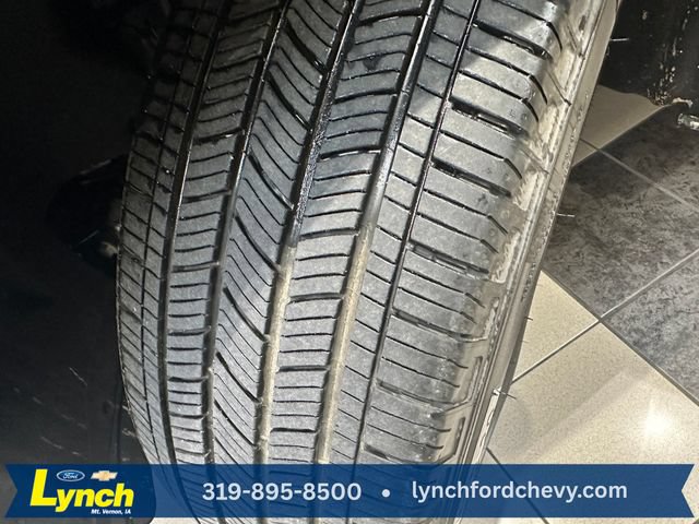 Used 2024 Ford Explorer XLT w/ Equipment Group 202A AWD/4WD image 34