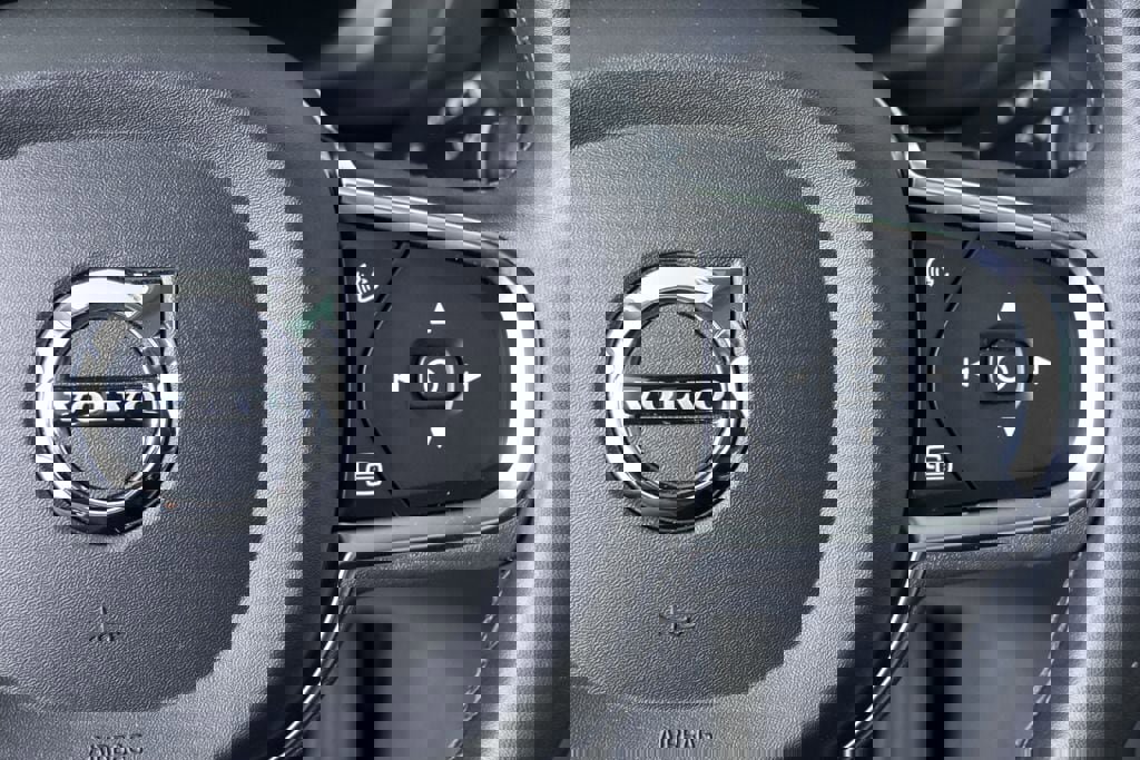 Certified 2024 Volvo XC60 B5 Core w/ Protection Package Premier AWD/4WD image 12