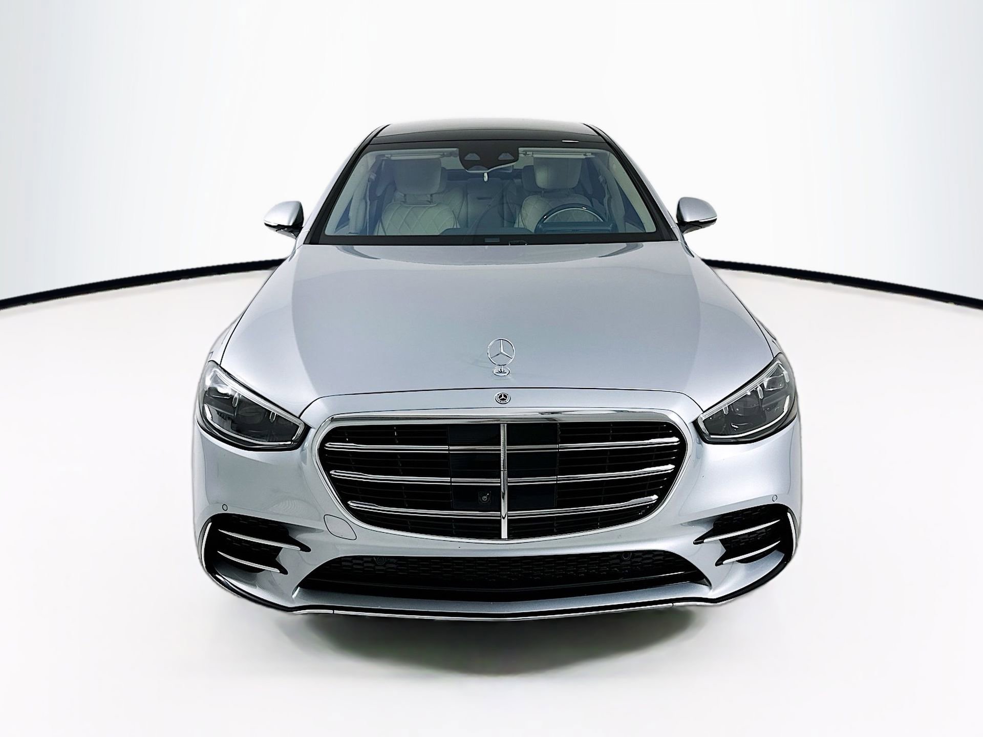 Used 2022 Mercedes-Benz S 580 4MATIC Sedan image 2