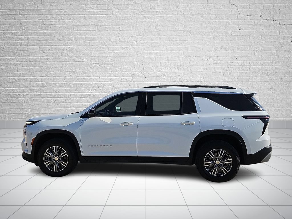 Used 2024 Chevrolet Traverse LT AWD/4WD image 2