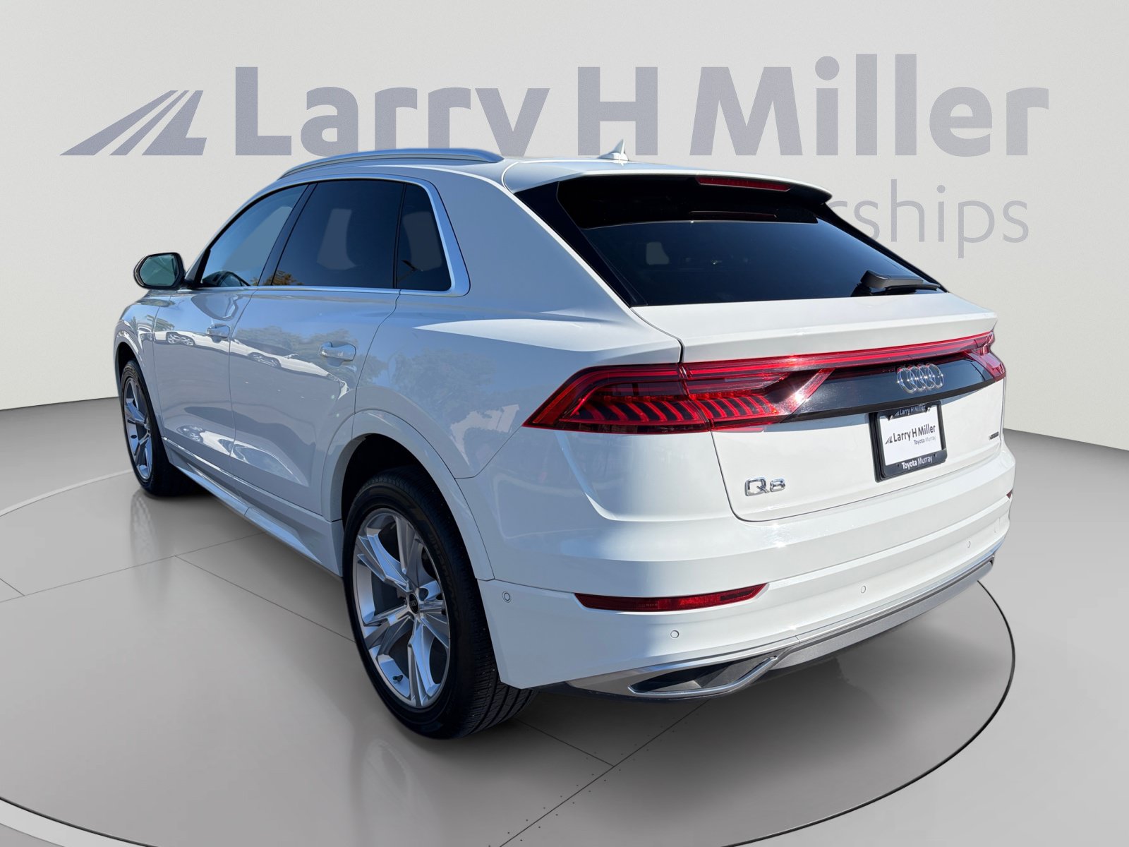 Used 2023 Audi Q8 Premium Plus AWD/4WD image 3