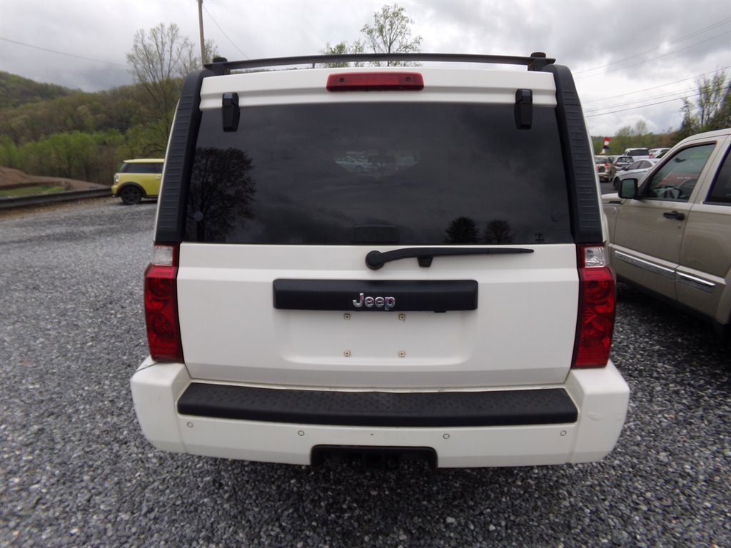 Used 2007 Jeep Commander Sport w/ Popular Equipment Group image 4