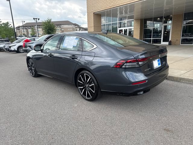 Used 2023 Honda Accord Touring image 2