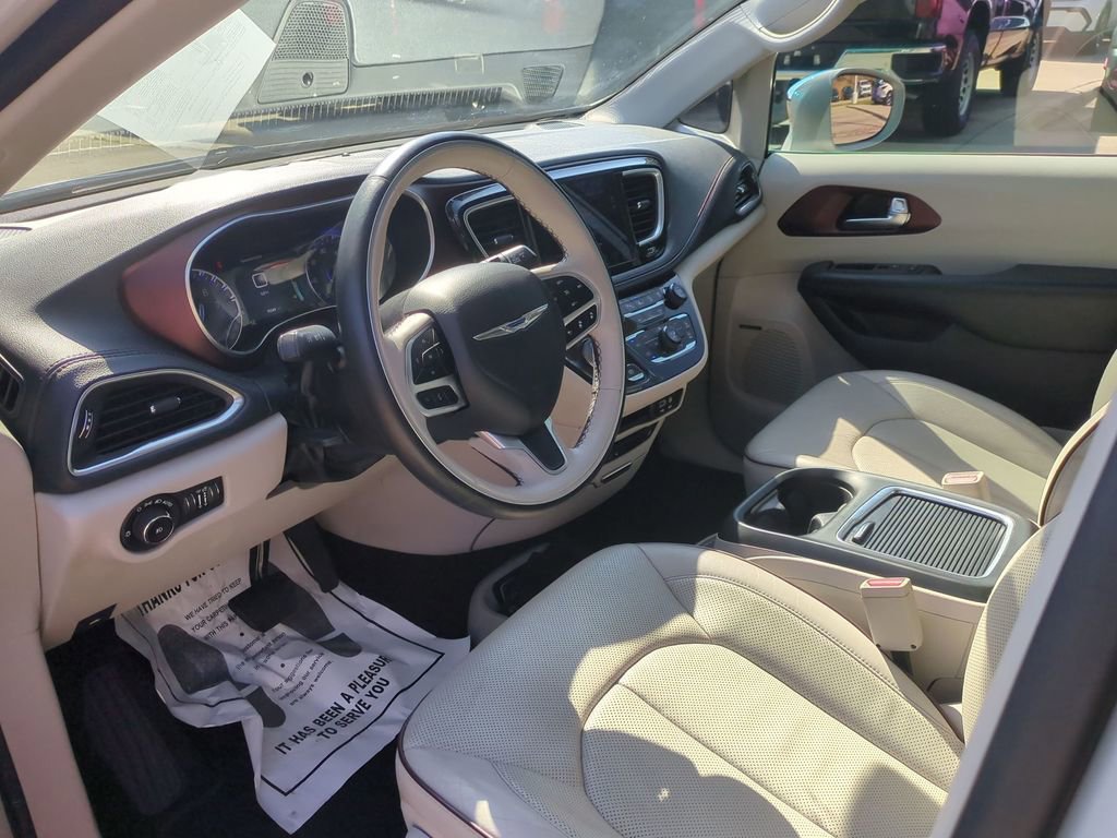 Used 2019 Chrysler Pacifica Limited w/ Tire & Wheel Group image 11