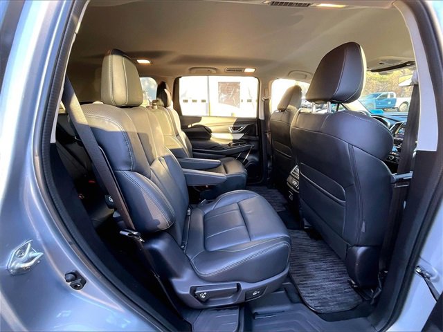 Used 2022 Subaru Ascent Limited image 22