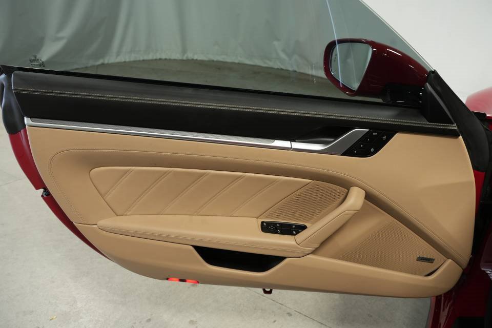 Used 2023 Porsche 911 Turbo image 27