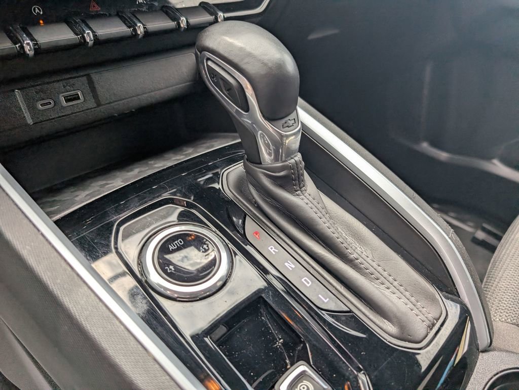 Used 2024 Chevrolet Colorado LT w/ LT Convenience Package image 23