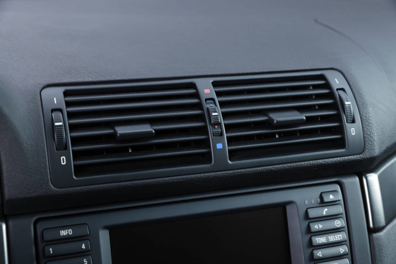 Used 2002 BMW M5 image 55