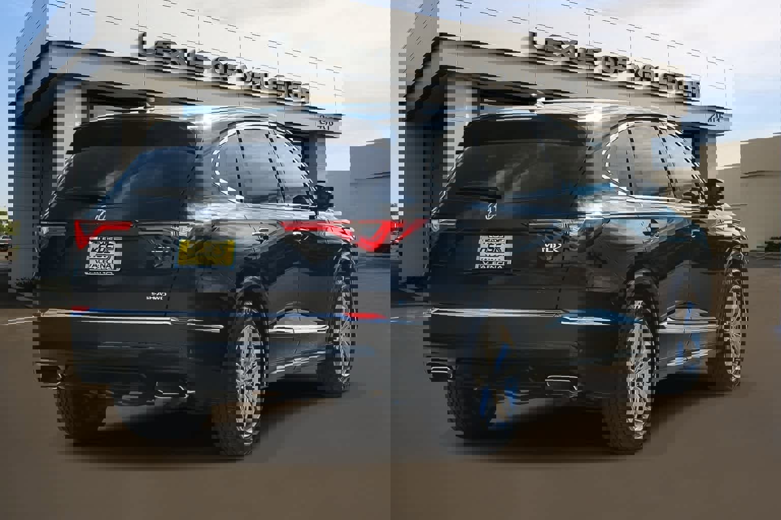 Used 2023 Acura MDX SH-AWD image 4