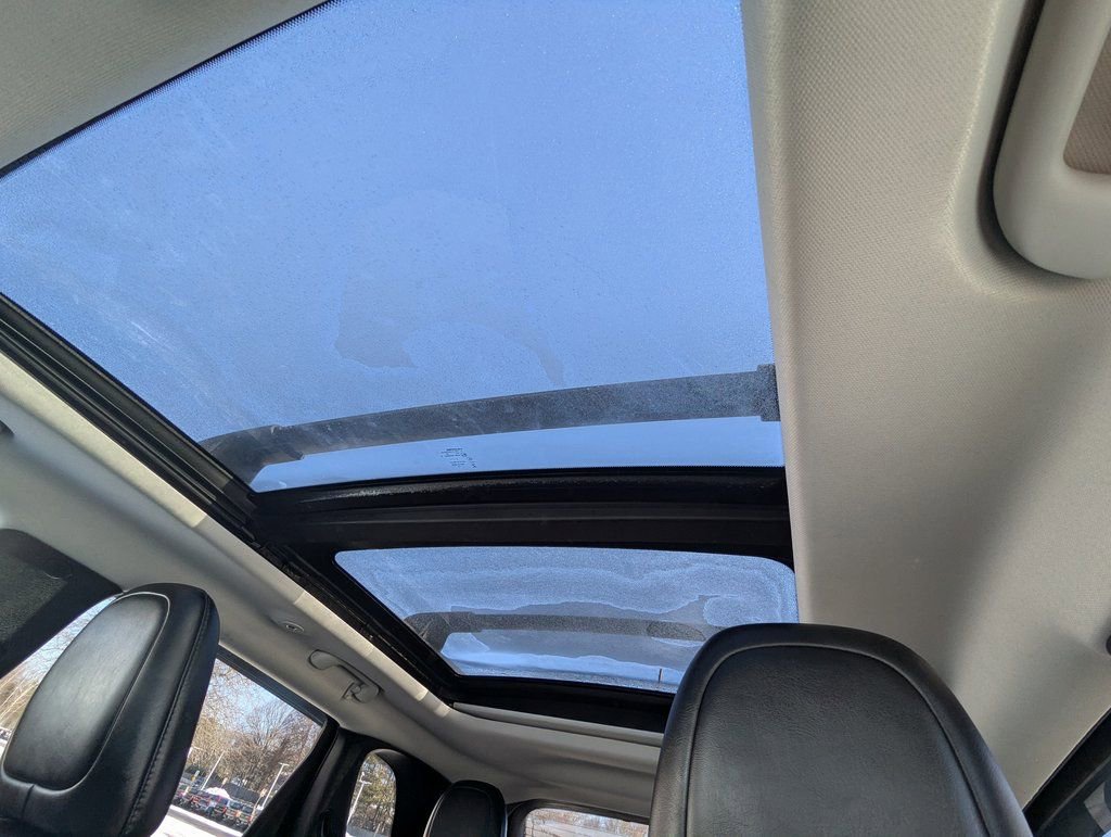 Used 2019 Jeep Cherokee Trailhawk image 19