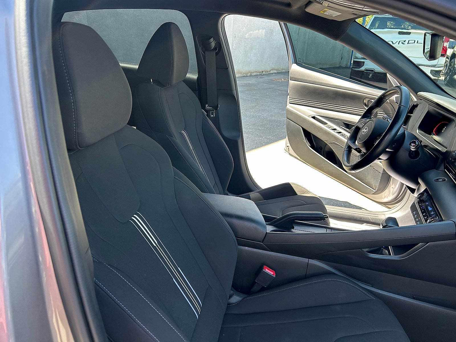 Used 2025 Hyundai Elantra Sport w/ Cargo Package FWD image 26