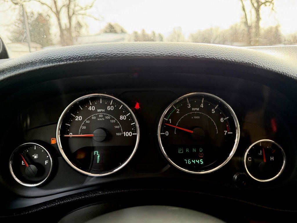 Used 2013 Jeep Wrangler Unlimited Sahara w/ Dual Top Group image 31