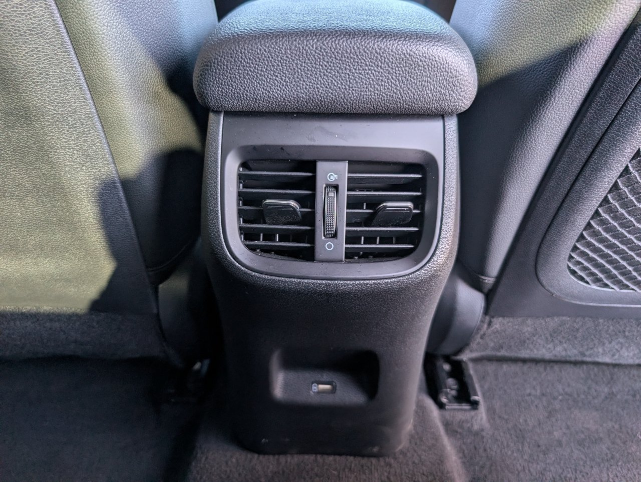 Used 2024 Kia Forte GT-Line w/ GT-Line Premium Package FWD image 7