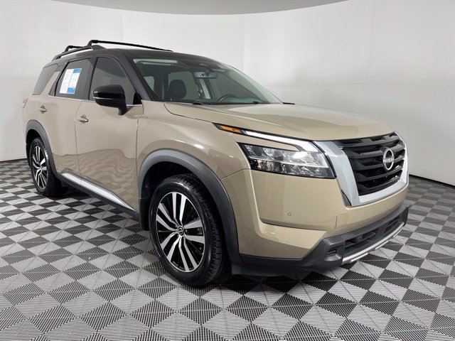 Used 2023 Nissan Pathfinder Platinum w/ Cargo Package AWD/4WD image 3
