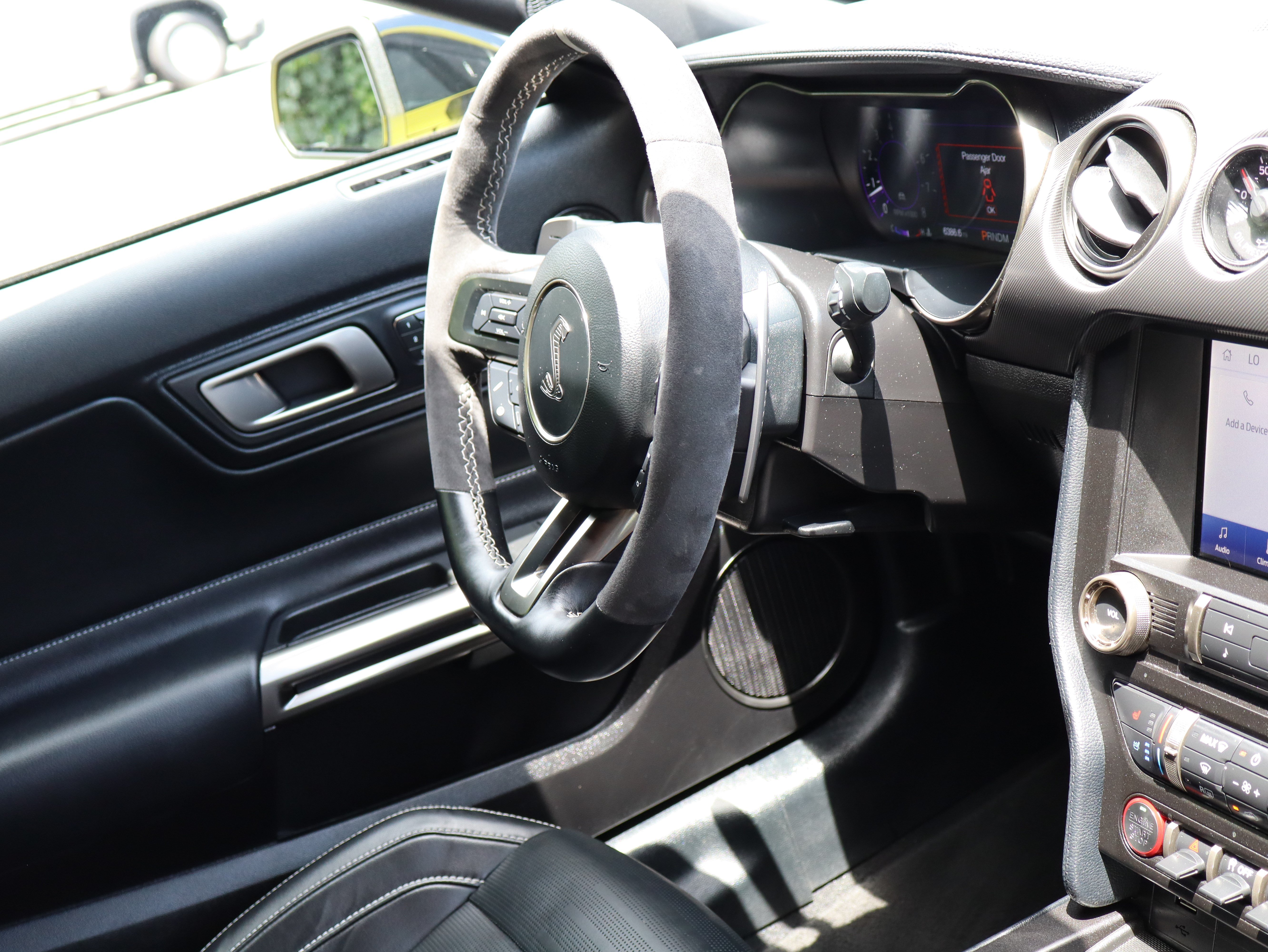 Used 2021 Ford Mustang Shelby GT500 w/ Technology Package RWD image 23