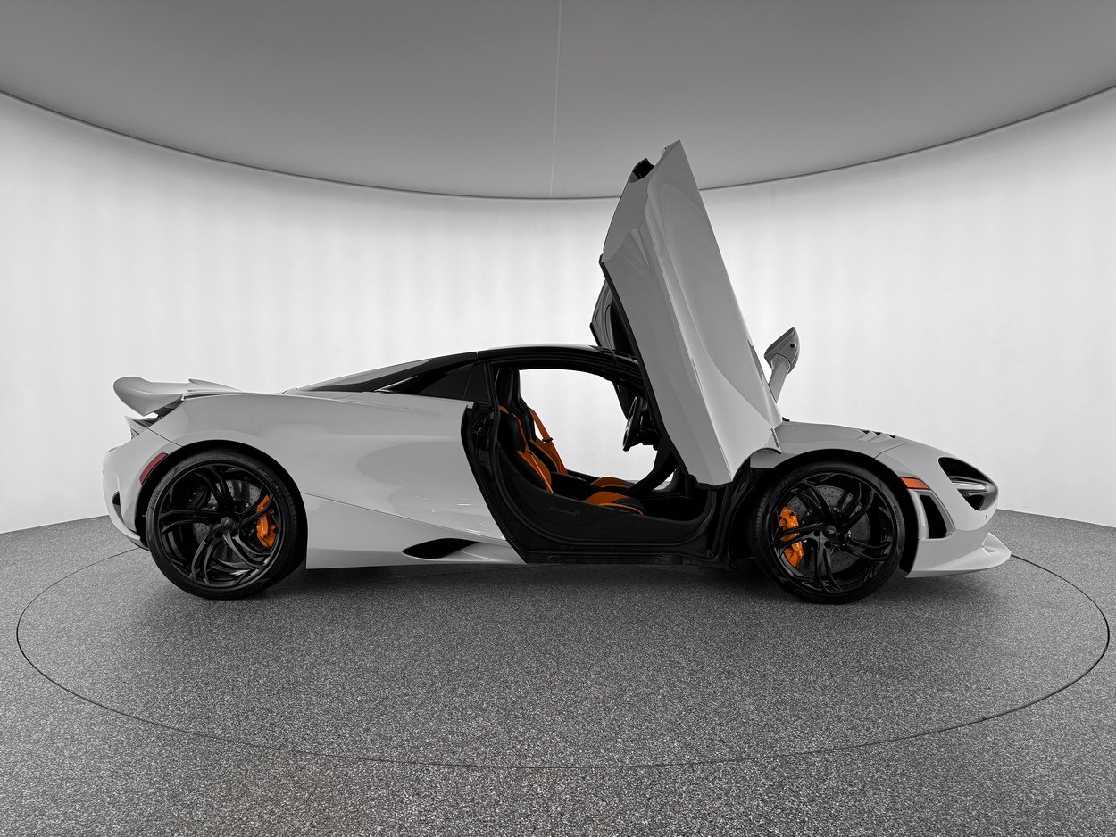 Used 2026 McLaren 750S Spider RWD image 7
