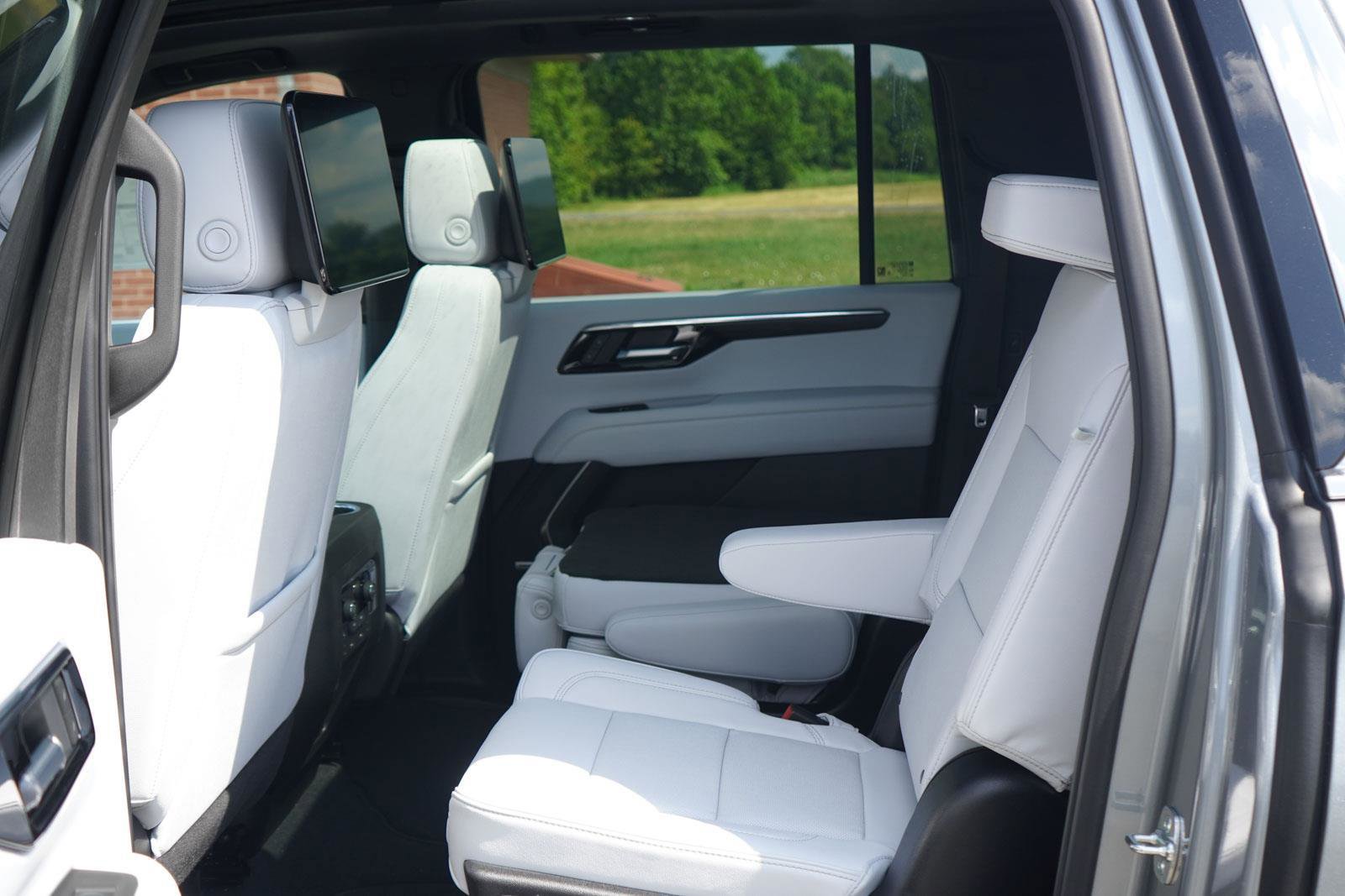 New 2025 Chevrolet Suburban Premier image 28