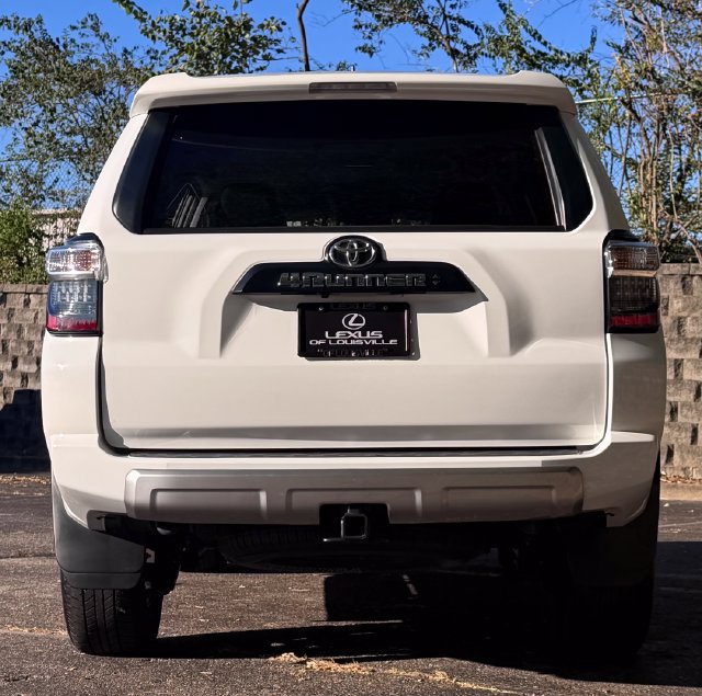 Used 2024 Toyota 4Runner TRD Off-Road Premium AWD/4WD image 8