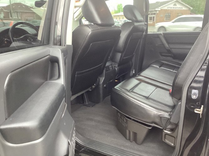 Used 2012 Nissan Titan SL w/ SL Technology Pkg image 6