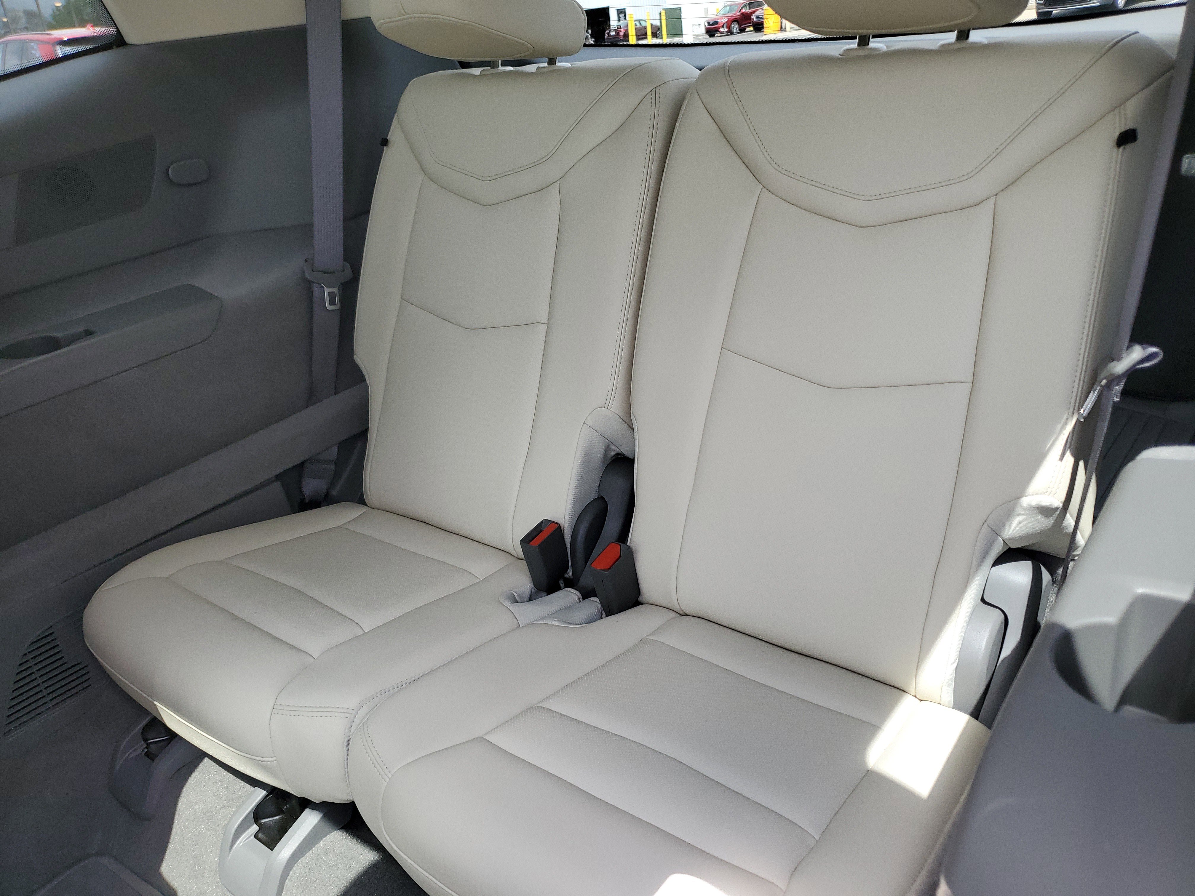 Used 2021 Cadillac XT6 Premium Luxury w/ LPO, Floor Liner Package image 9
