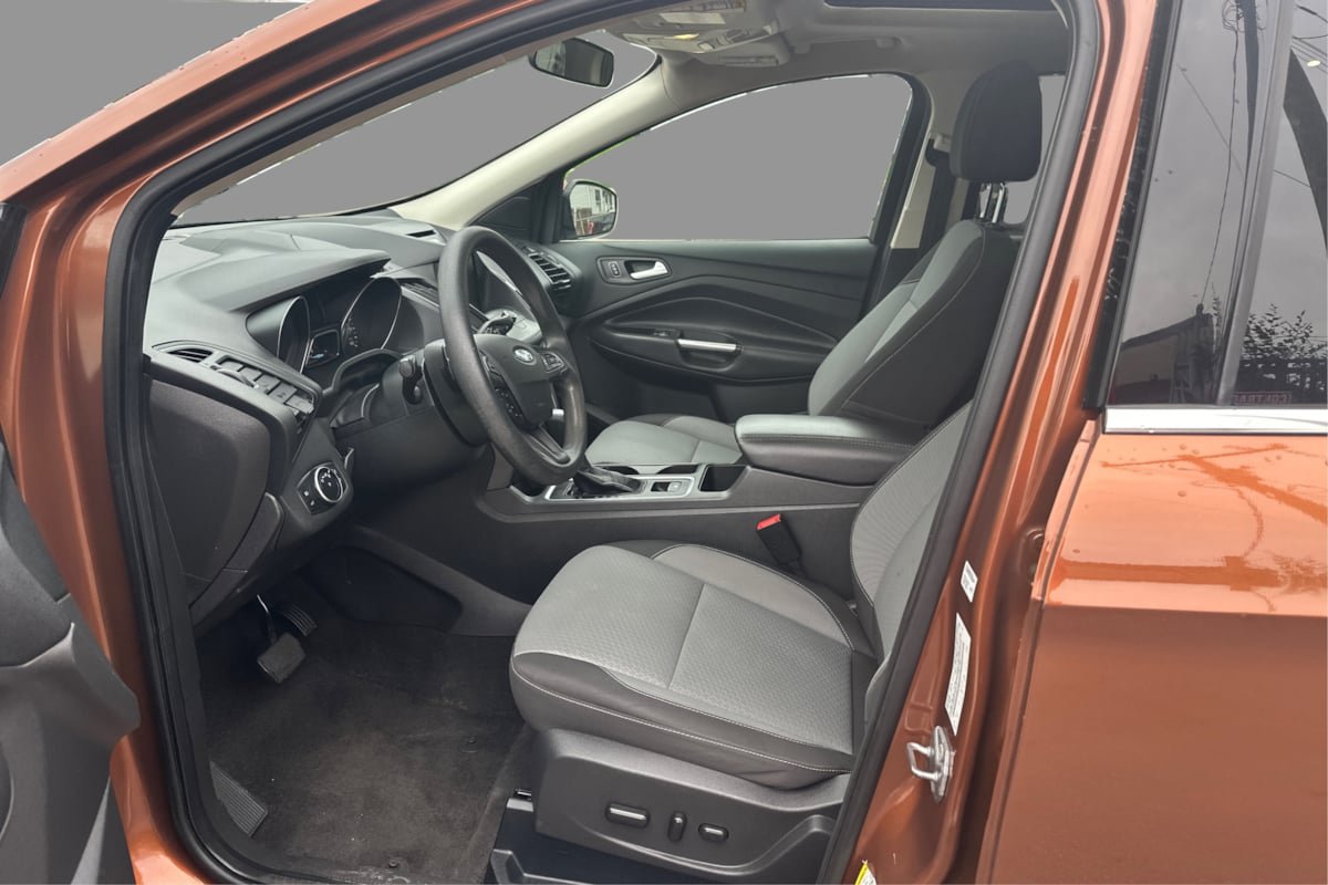 Used 2017 Ford Escape SE w/ Equipment Group 201A AWD/4WD image 10