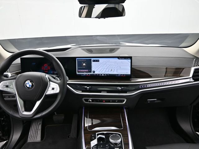 Used 2026 BMW X7 xDrive40i image 15