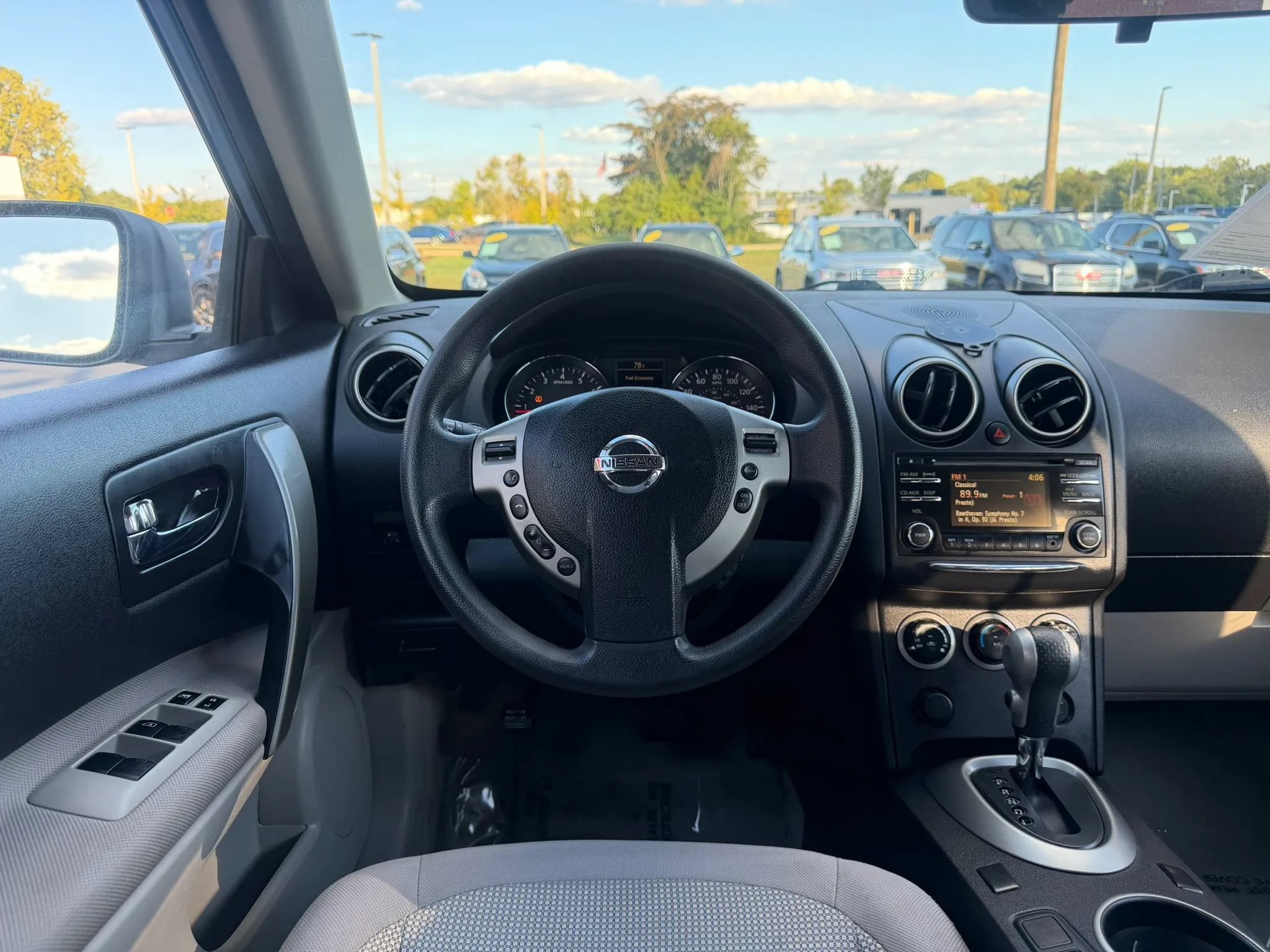 Used 2013 Nissan Rogue SV FWD image 10