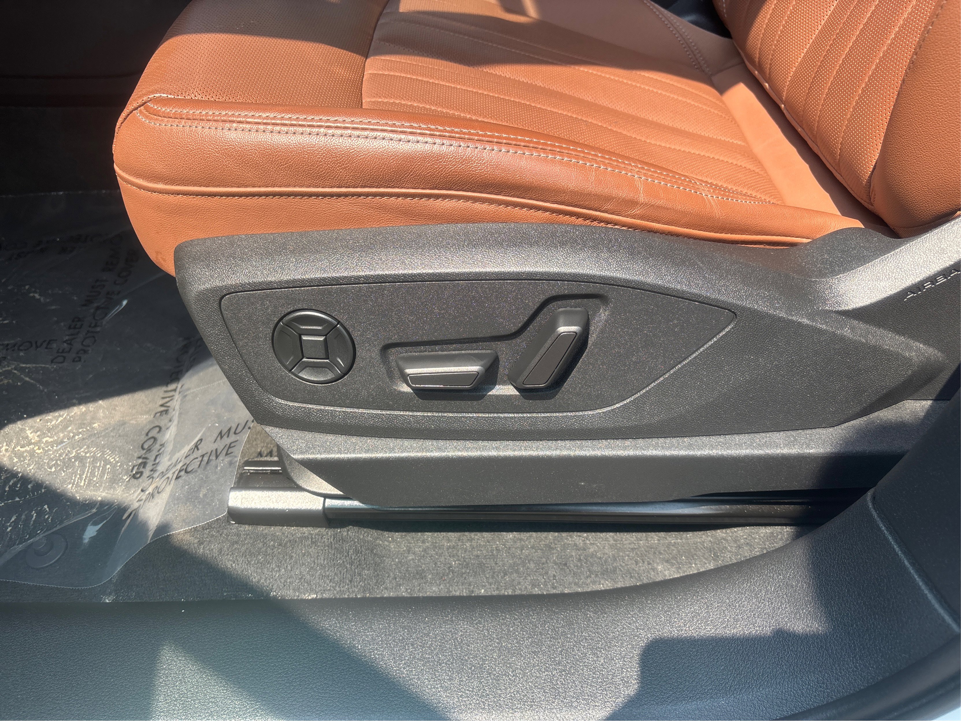 Used 2024 Audi Q8 e-tron Premium Plus w/ Premium Plus Package image 22