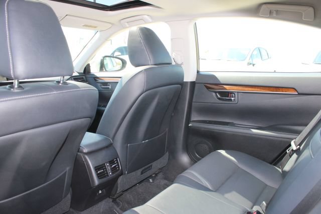 Used 2015 Lexus ES 350 w/ Premium Package FWD image 9
