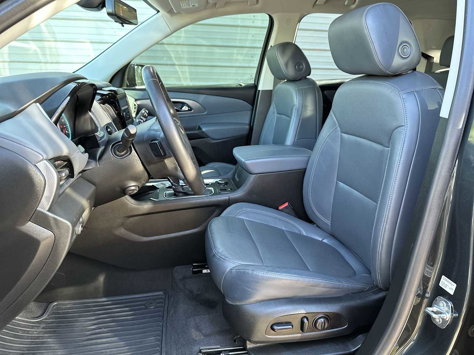 Certified 2020 Chevrolet Traverse Premier FWD image 15
