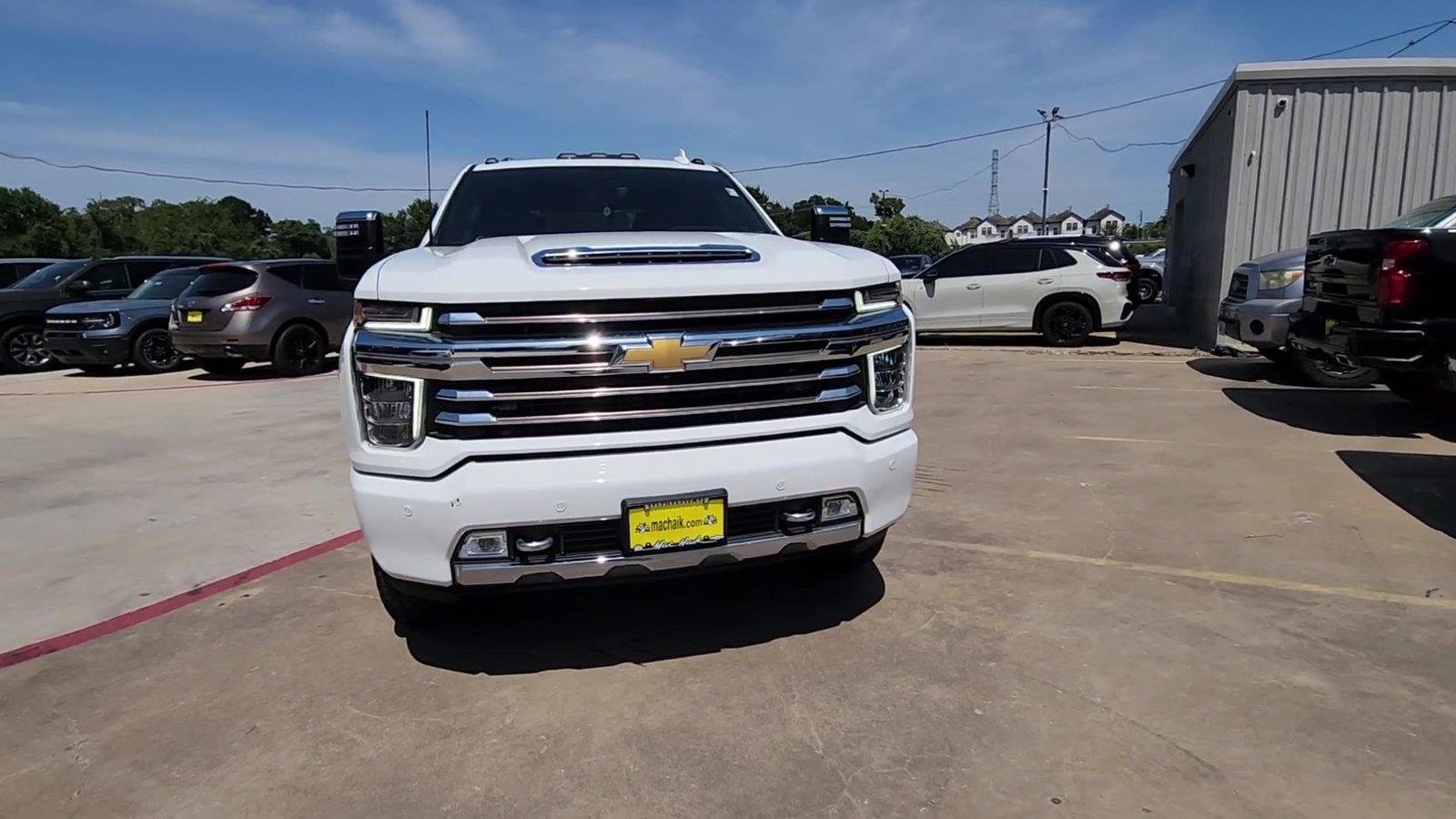 Used 2023 Chevrolet Silverado 2500 High Country w/ Z71 Off-Road Package AWD/4WD image 3