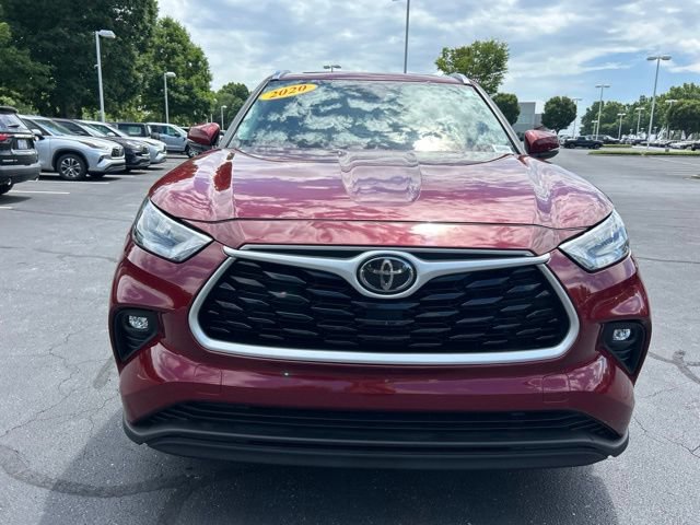 Used 2020 Toyota Highlander XLE AWD/4WD image 2