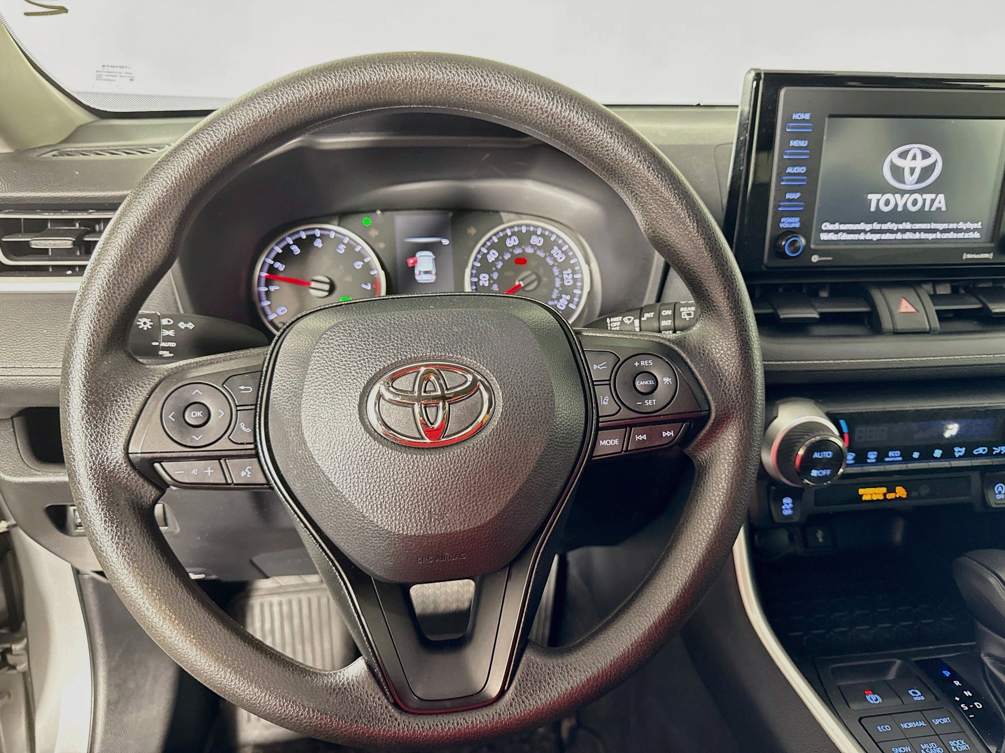 Used 2022 Toyota RAV4 XLE AWD/4WD image 12