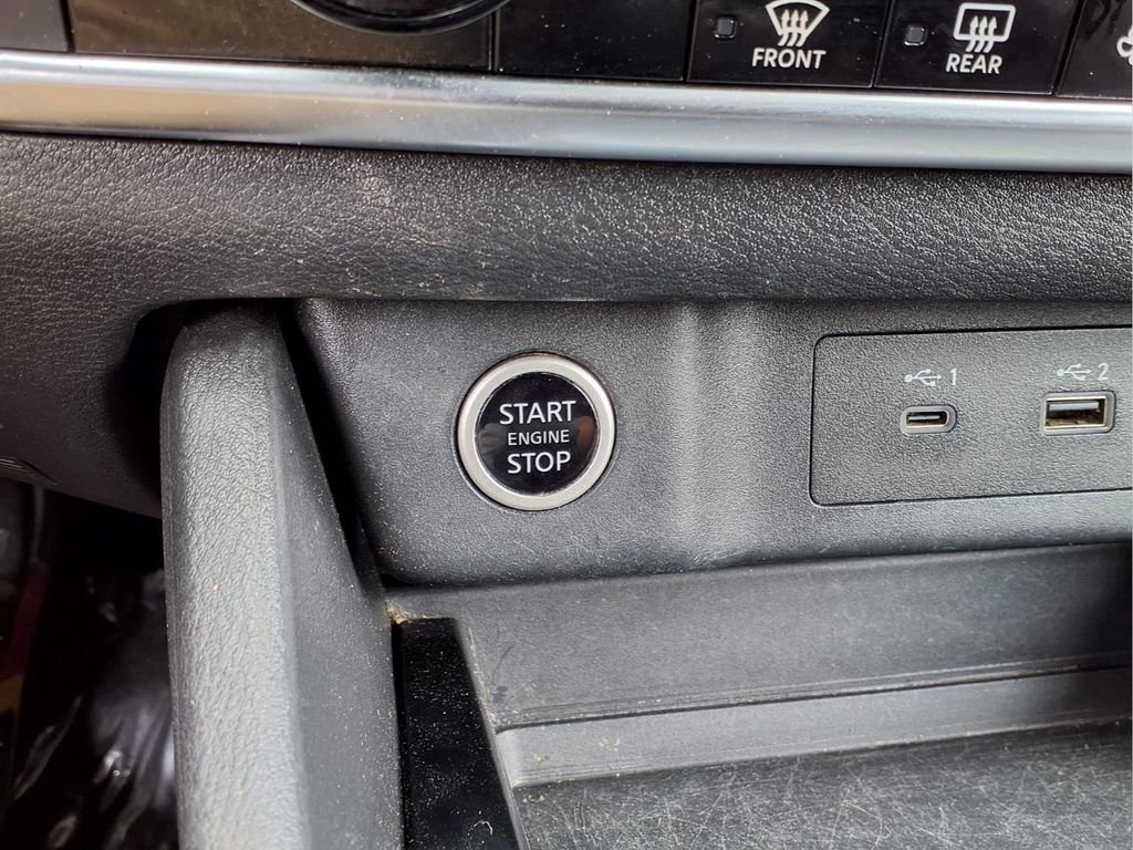 Used 2023 Nissan Rogue SV FWD image 14