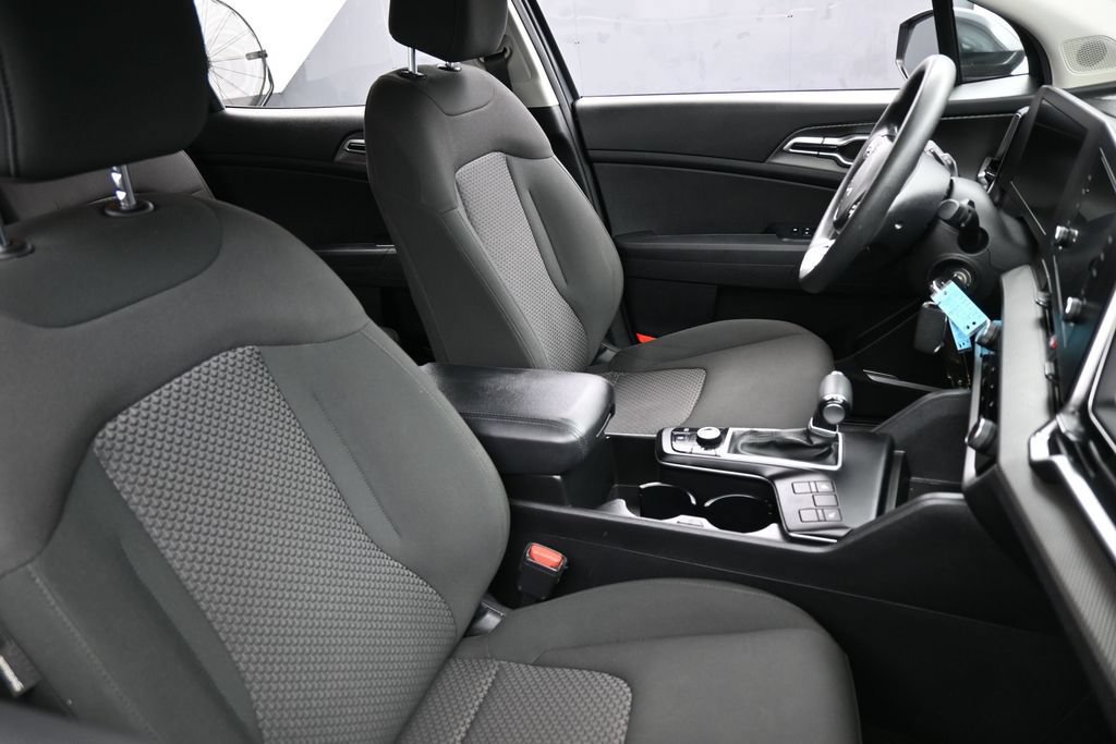 Used 2023 Kia Sportage LX AWD/4WD image 45