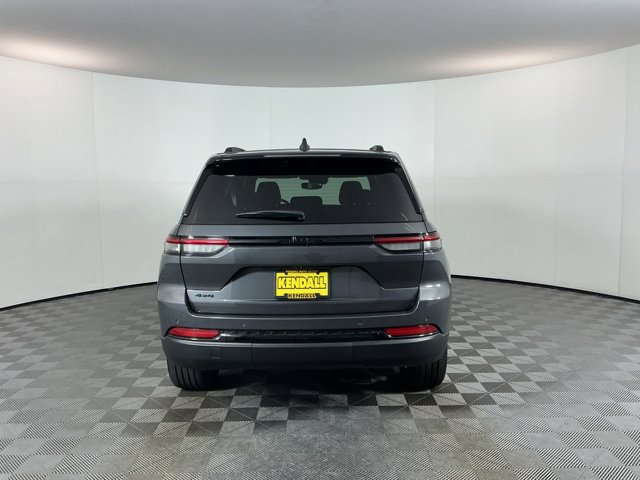 Used 2024 Jeep Grand Cherokee Altitude AWD/4WD image 6