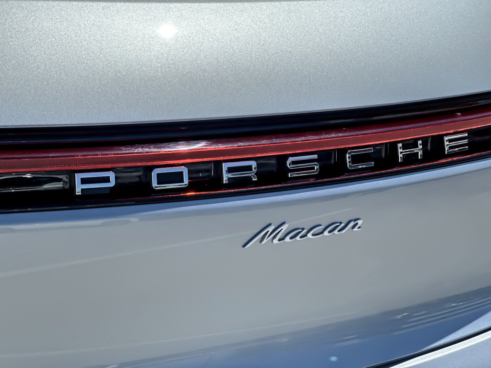 Certified 2026 Porsche Macan AWD/4WD image 26