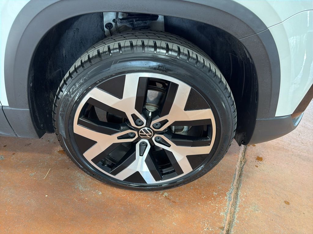 Used 2022 Volkswagen Taos SEL image 10