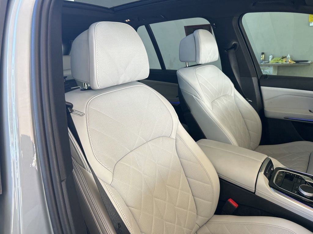 Used 2024 BMW X5 xDrive40i w/ M Sport Package image 27