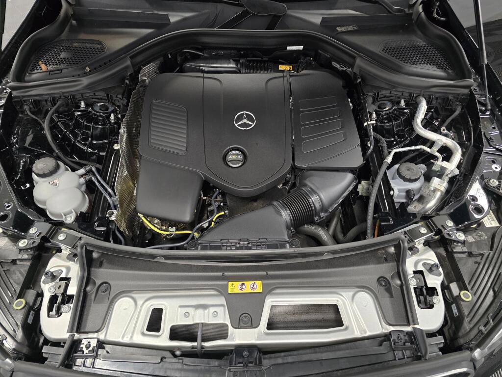 Certified 2025 Mercedes-Benz GLC 300 4MATIC image 10