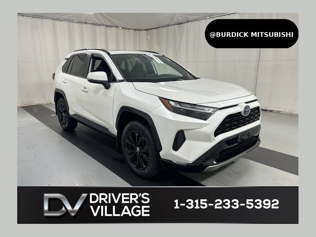 Used 2022 Toyota RAV4 SE w/ Convenience Package AWD/4WD image 1