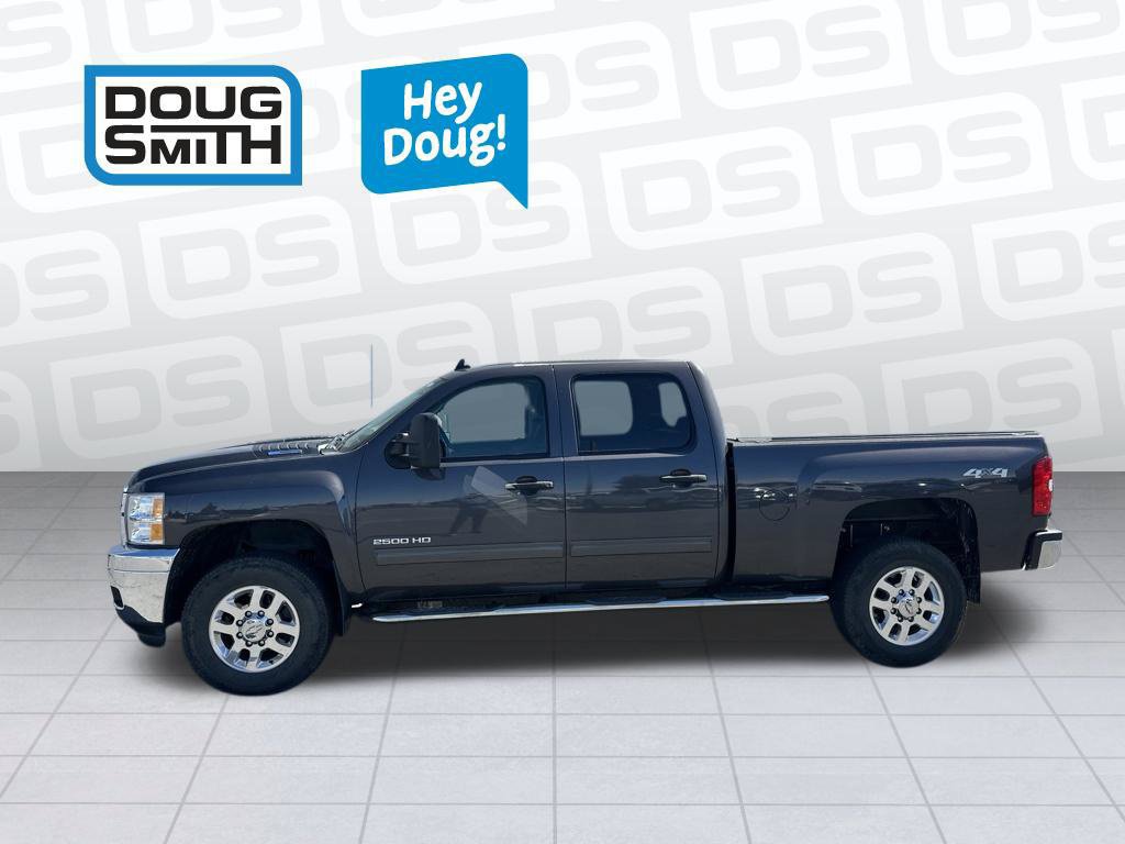 Used 2011 Chevrolet Silverado 2500 LT w/ Interior Plus Package AWD/4WD image 2