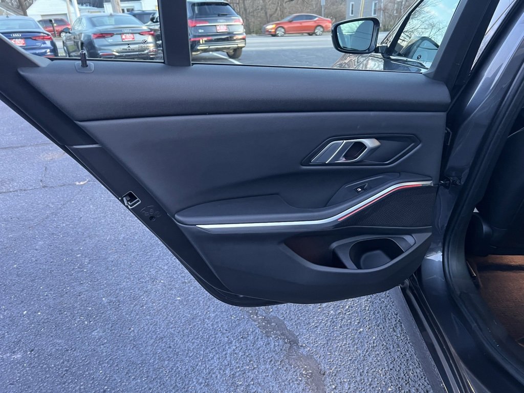 Used 2022 BMW 330i xDrive Sedan w/ Driving Assistance Package image 29