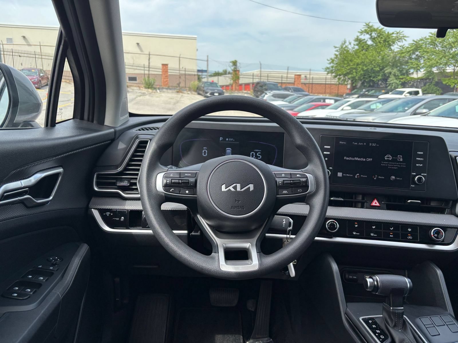 Used 2025 Kia Sportage LX FWD image 33