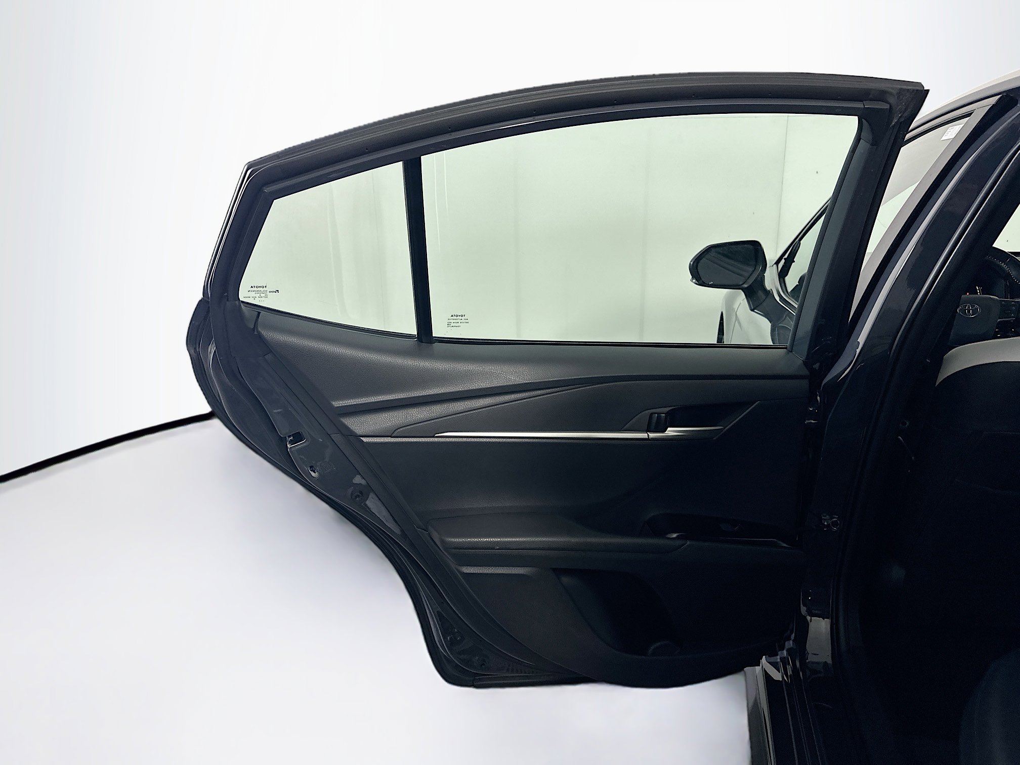 Used 2025 Toyota Camry SE image 27