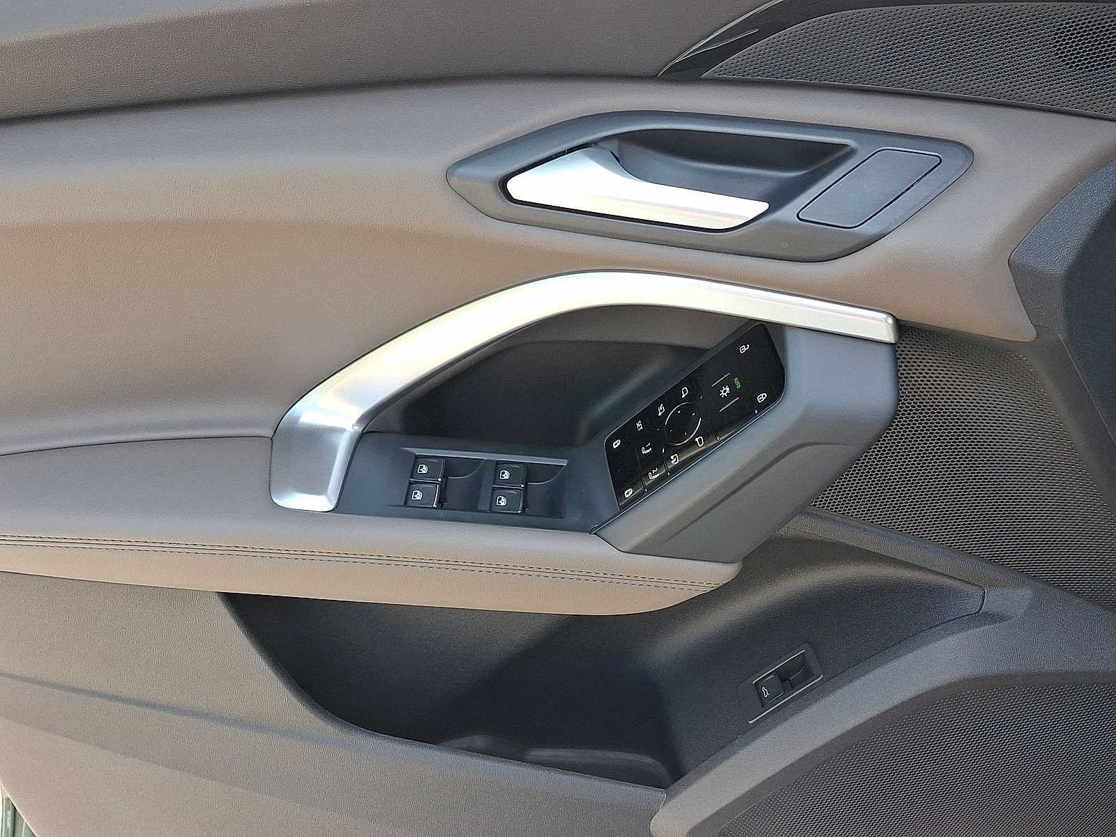 Certified 2025 Audi Q5 Premium AWD/4WD image 16